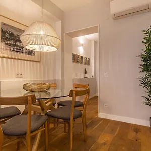  Apartment Upscale & Modern 2bdr