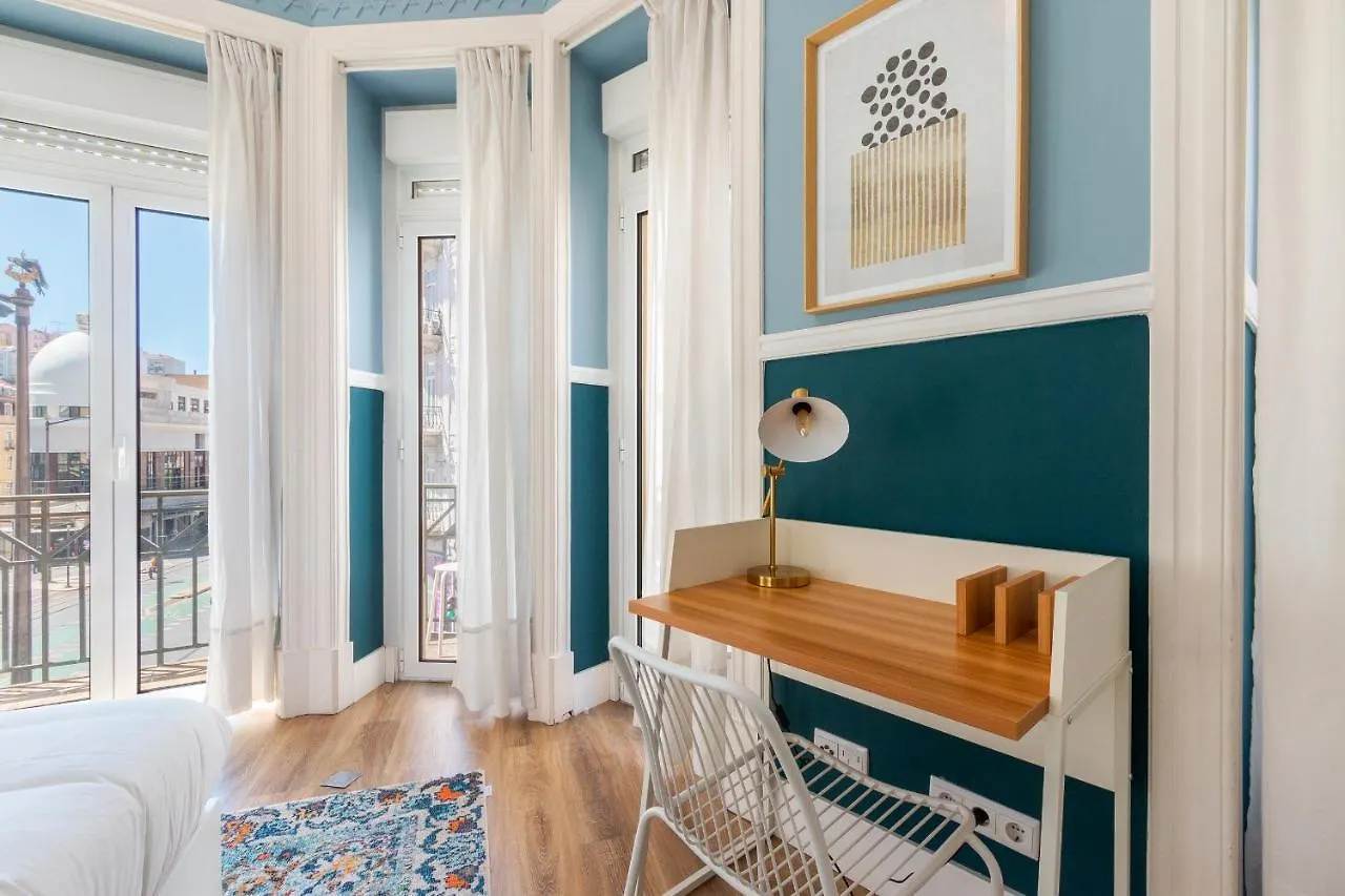 Bright City Center, 10M From Subway, 6 Rooms, Up To 20 Ppl Lisbon 0*,  Portugal