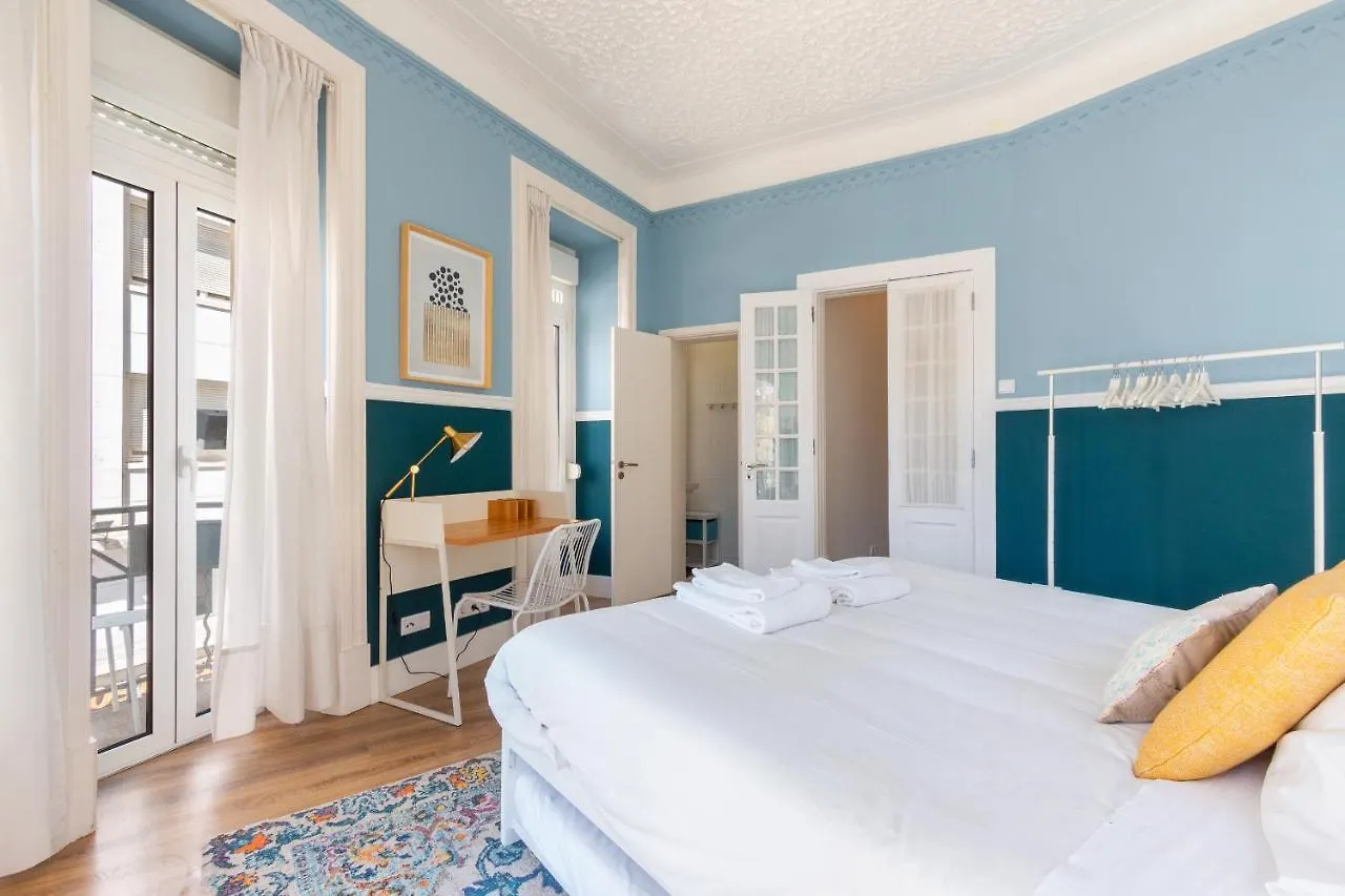 Bright City Center, 10M From Subway, 6 Rooms, Up To 20 Ppl Lisbon Portugal