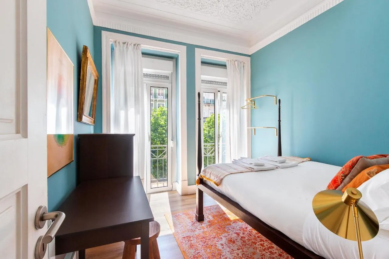 Holiday home Bright City Center, 10M From Subway, 6 Rooms, Up To 20 Ppl Lisbon