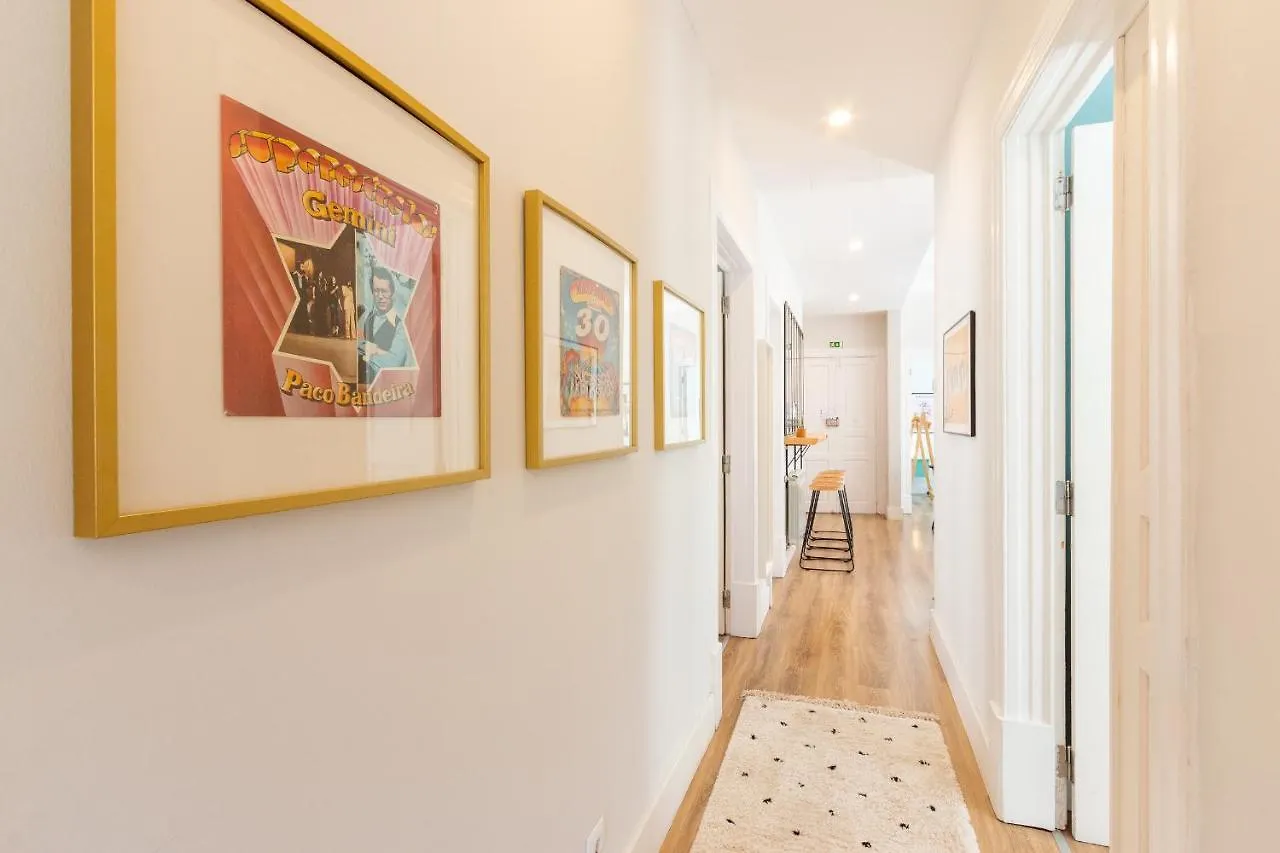 Bright City Center, 10M From Subway, 6 Rooms, Up To 20 Ppl Lisbon 0*,
